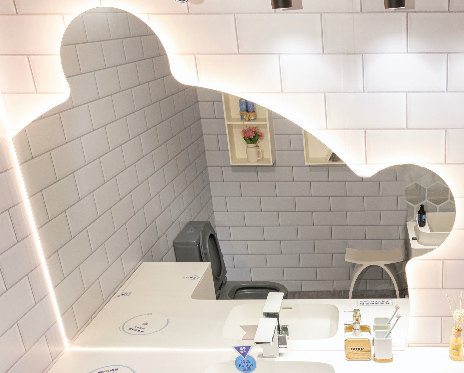 Sevilla LED Mirror 120-LED Mirrors-INFINITE-訂造洗手盆,浴室翻新, small size bathtubs, custom-made bathtub HK,freestanding bathtub Hong Kong, 獨立式 浴缸 香港, premium bathtub brands HK, Where to buy bathtubs in Hong Kong, best custom bathroom furniture HK, Infinite Bath, Infinite浴缸, Cloakroom,Vanities, Mirrors,Bathroom Furniture, 浴室裝修,浴室 櫃 訂造