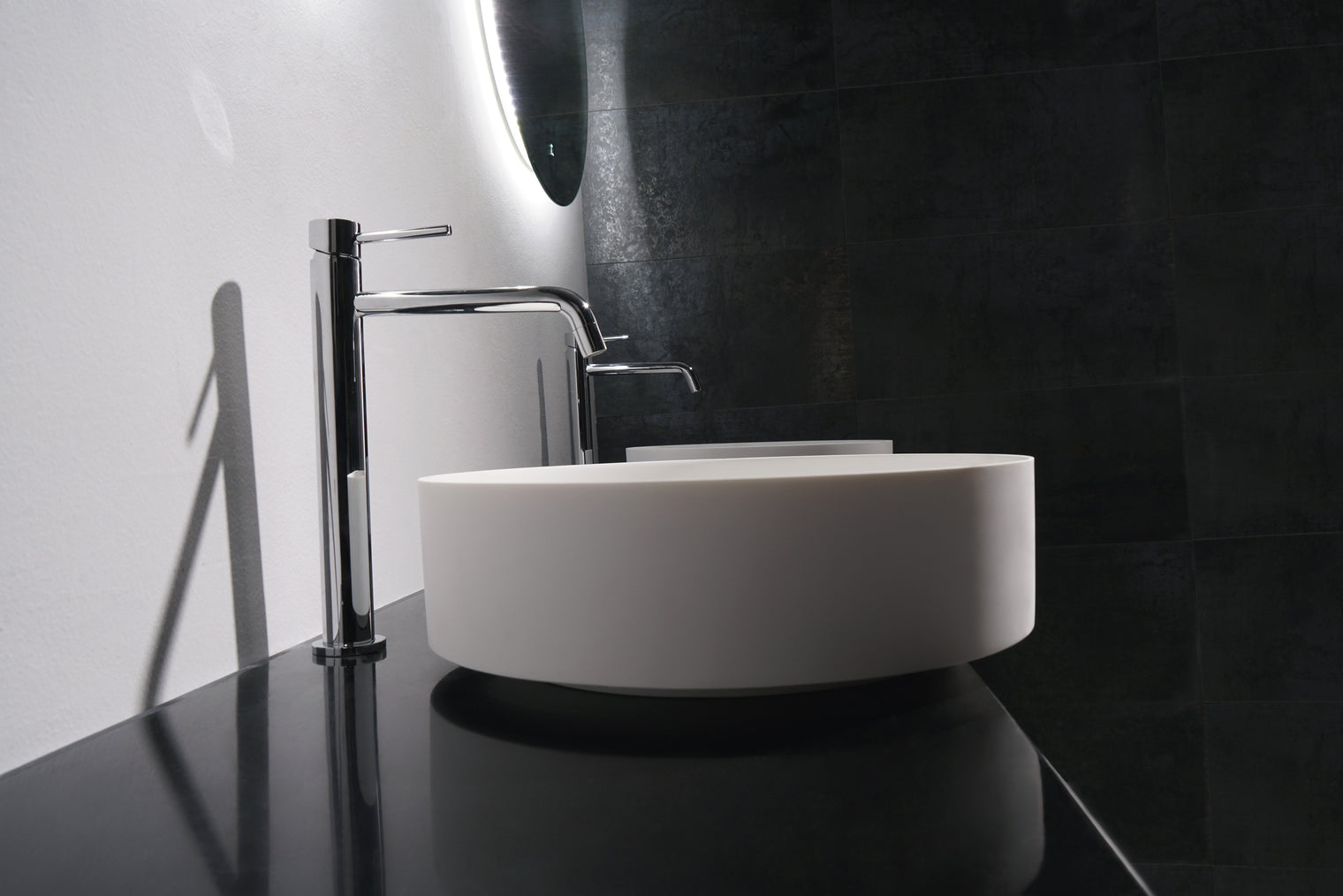 Float 40-OVERCOUNTER WASHBASINS-訂造一體無縫洗手盆,Tailor made Washbasins,waterbasin hk, 浴室物料,浴室裝修,訂造洗手盆,浴室翻新,Bathroomware ,Bespoke bathroom,浴室配件,訂造浴室潔具,訂造浴室傢俬,香港 浴室設計 公司,best custom bathroom furniture HK, Infinite Bath