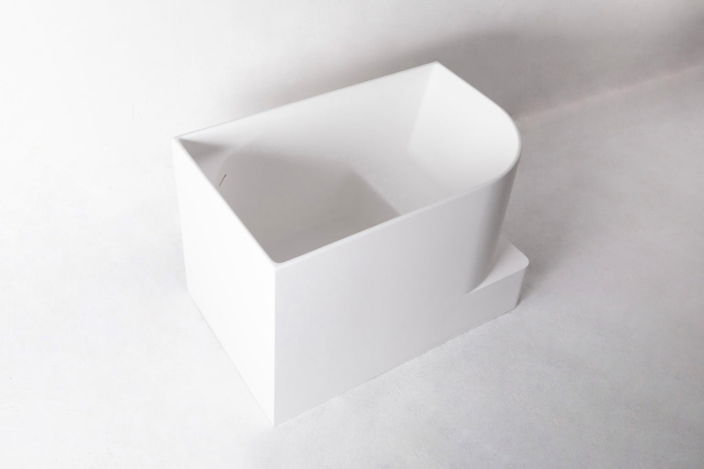 Rovigo 120R Freestanding Solid Surfaces Quarter Bathtub Rovigo系列1米2矩型人造石獨立式蝸居浴缸採用特別溢水設計