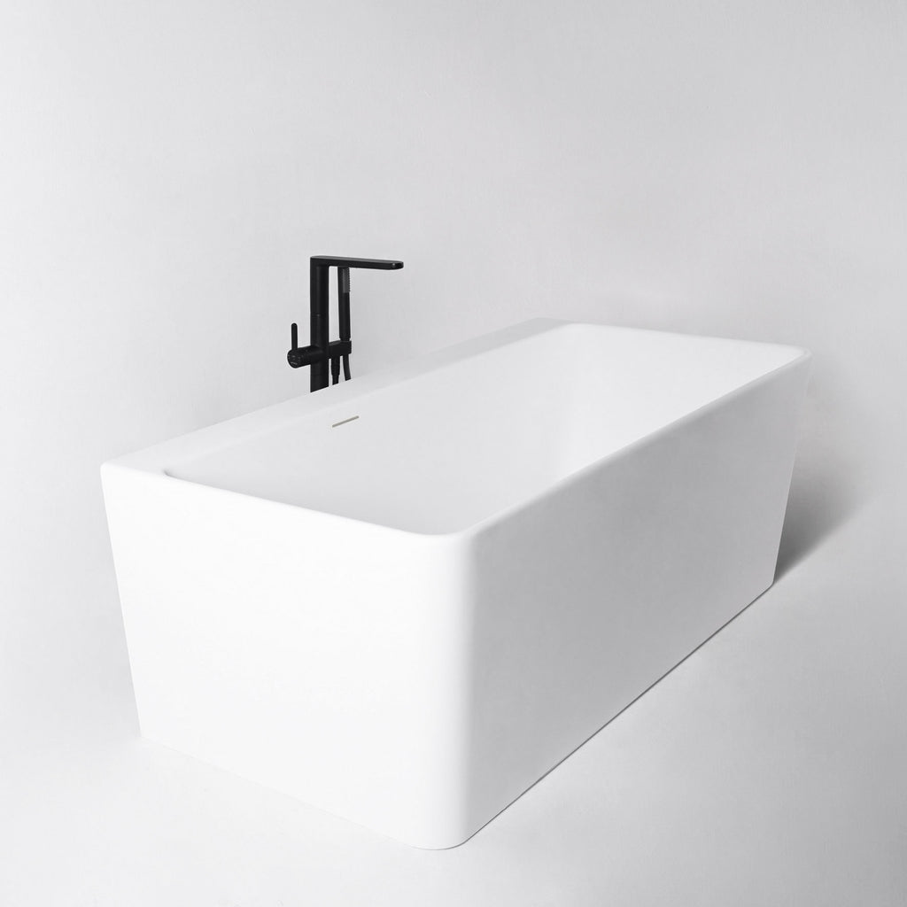 INFINITE | Venice 165 Bathtub | INFINITE Solid Surfaces