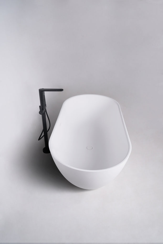 INFINITE | Belle 150 Bathtub | INFINITE Solid Surfaces