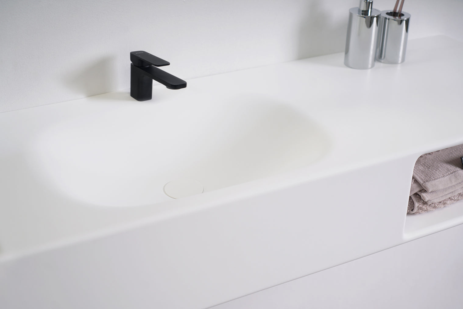 INFINITE | Spio WM 100L with Shelf | INFINITE Solid Surfaces