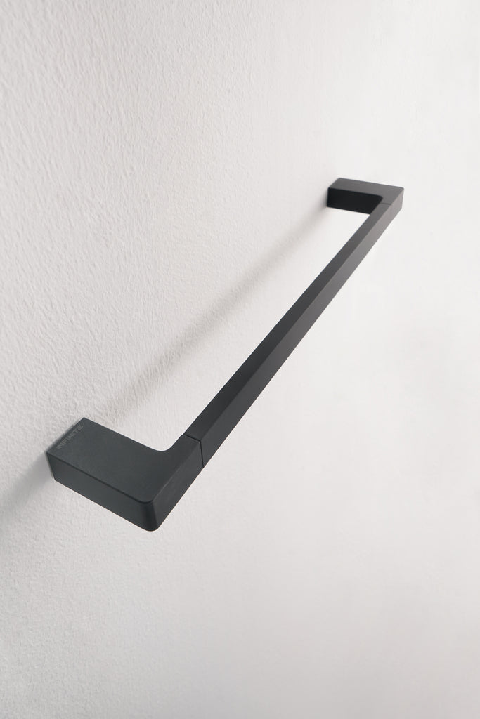 INFINITE | WIEN Towel Rail 60 | Zinc base, Brass pipe