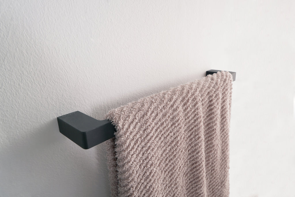 INFINITE | WIEN Towel Rail 60 | Zinc base, Brass pipe