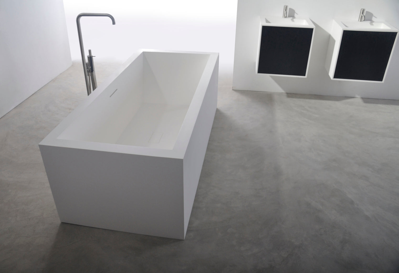 Ancona 200 Freestanding Solid Surfaces Rectangle Bathtub Ancona系列2米長方型人造石獨立式大浴缸採用特別溢水設計