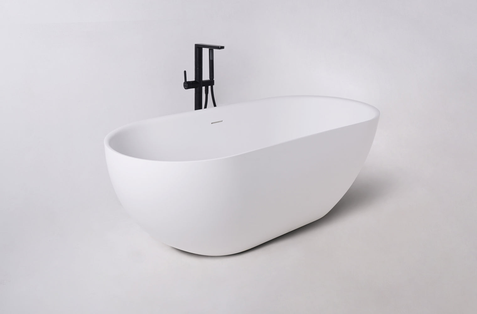 Belle 150 Freestanding Designer Solid Surfaces Ellipse Bathtub Belle系列1米5橢圓型人造石設計師獨立式大浴缸採用特別溢水設計