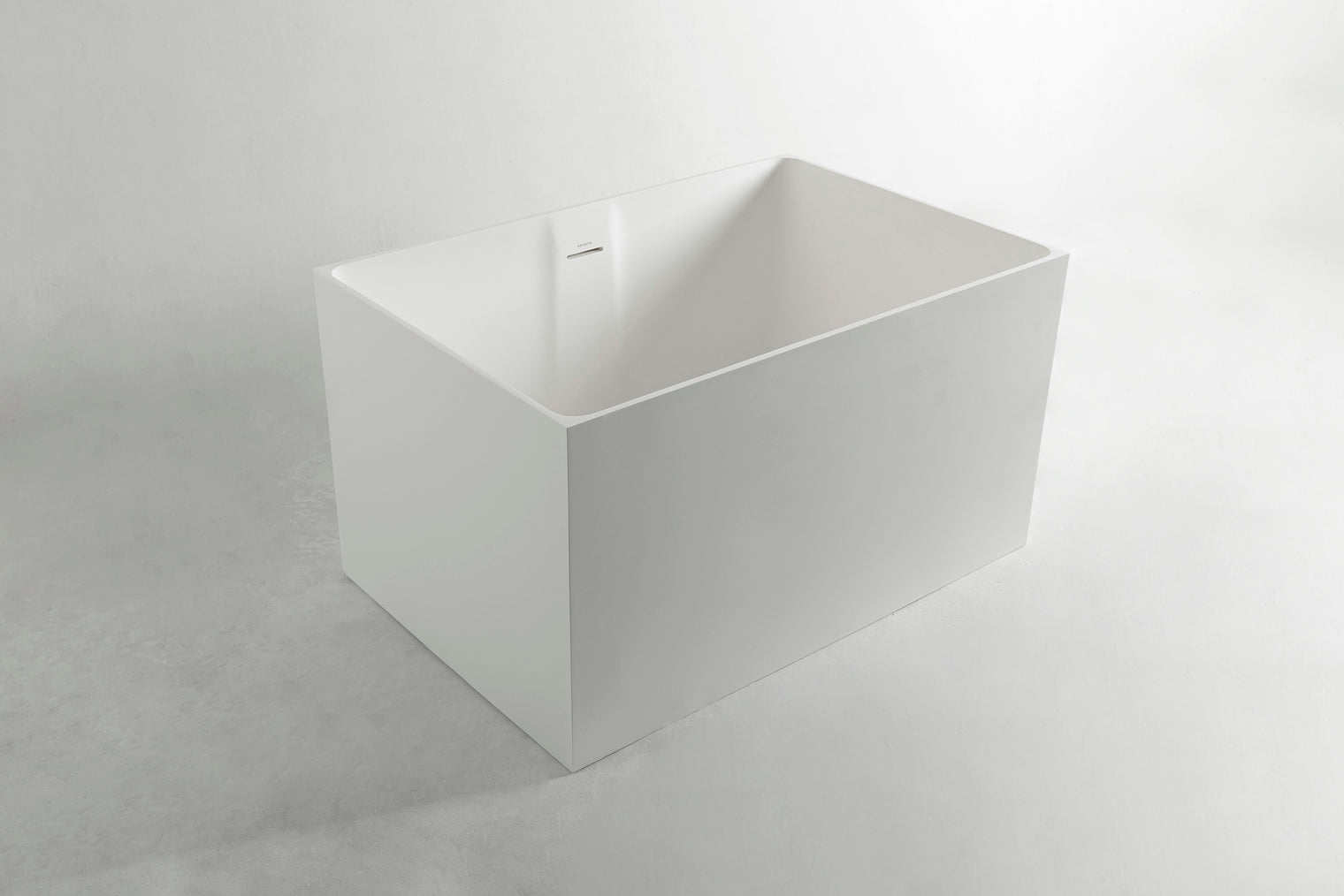 Cirque 100 Freestanding Designer Solid Surfaces Rounded Rectangle Bathtub Cirque系列1米圓角長方型人造石設計師獨立式蝸居浴缸採用特別溢水設計