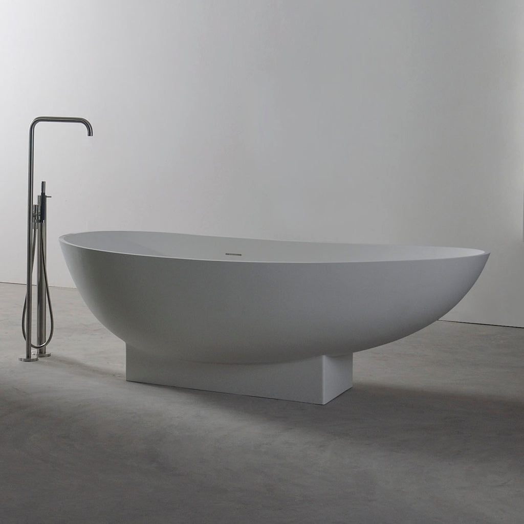 Firenze 180 Freestanding Designer Solid Surfaces Egg Bathtub Firenze系列1米8蛋型人造石設計師獨立式大浴缸採用特別溢水設計