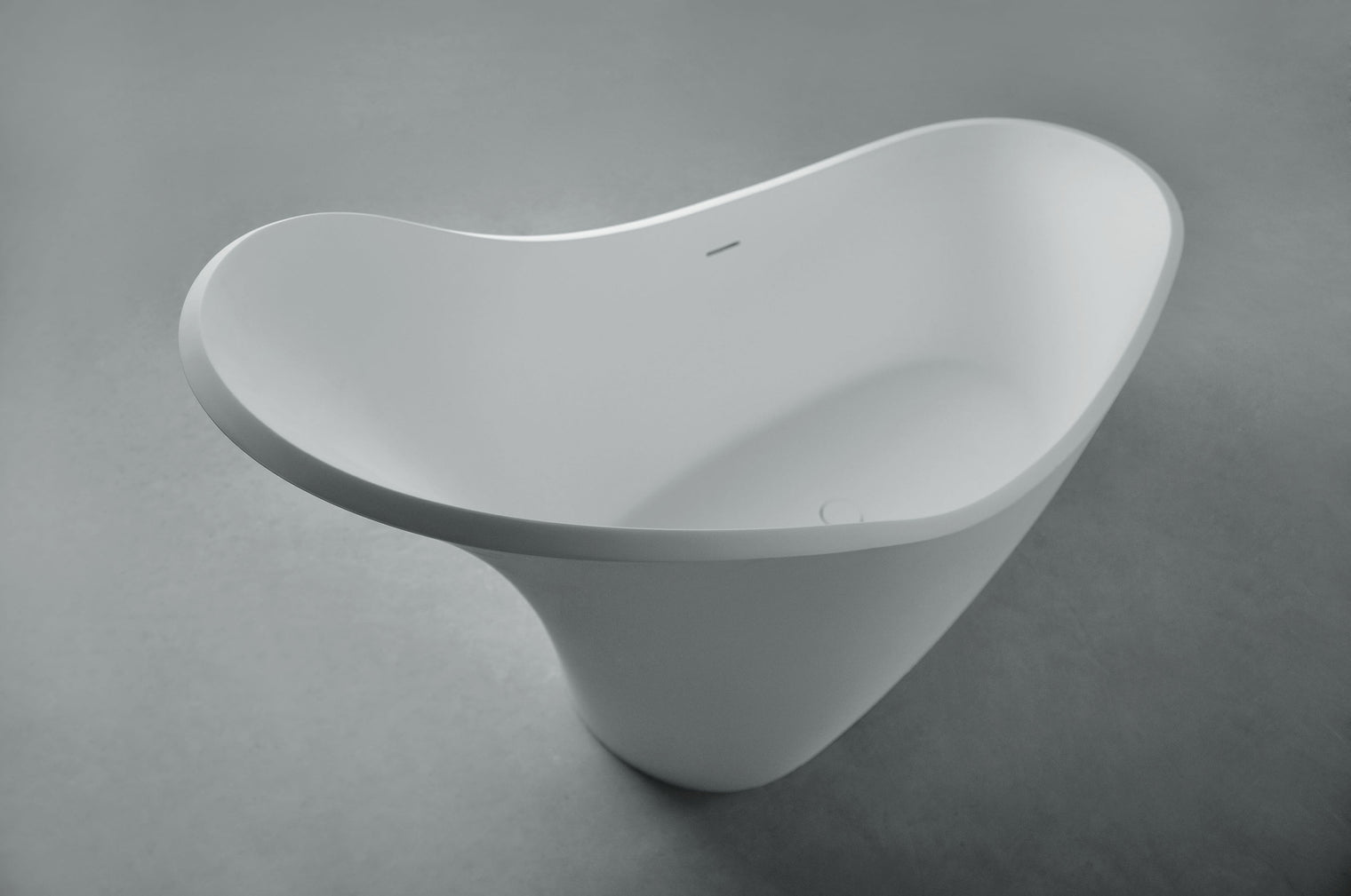 Luca 169 Freestanding Designer Solid Surfaces Bathtub Luca系列1米6人造石設計師獨立式大浴缸採用特別溢水設計 獨特的高低設計可更舒適躺下享受沐浴體驗