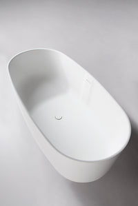 Niagara (Oval) 168 Freestanding Solid Surfaces Oval Bathtub Niagara系列1米6鵝蛋型人造石獨立式大浴缸採用特別溢水設計
