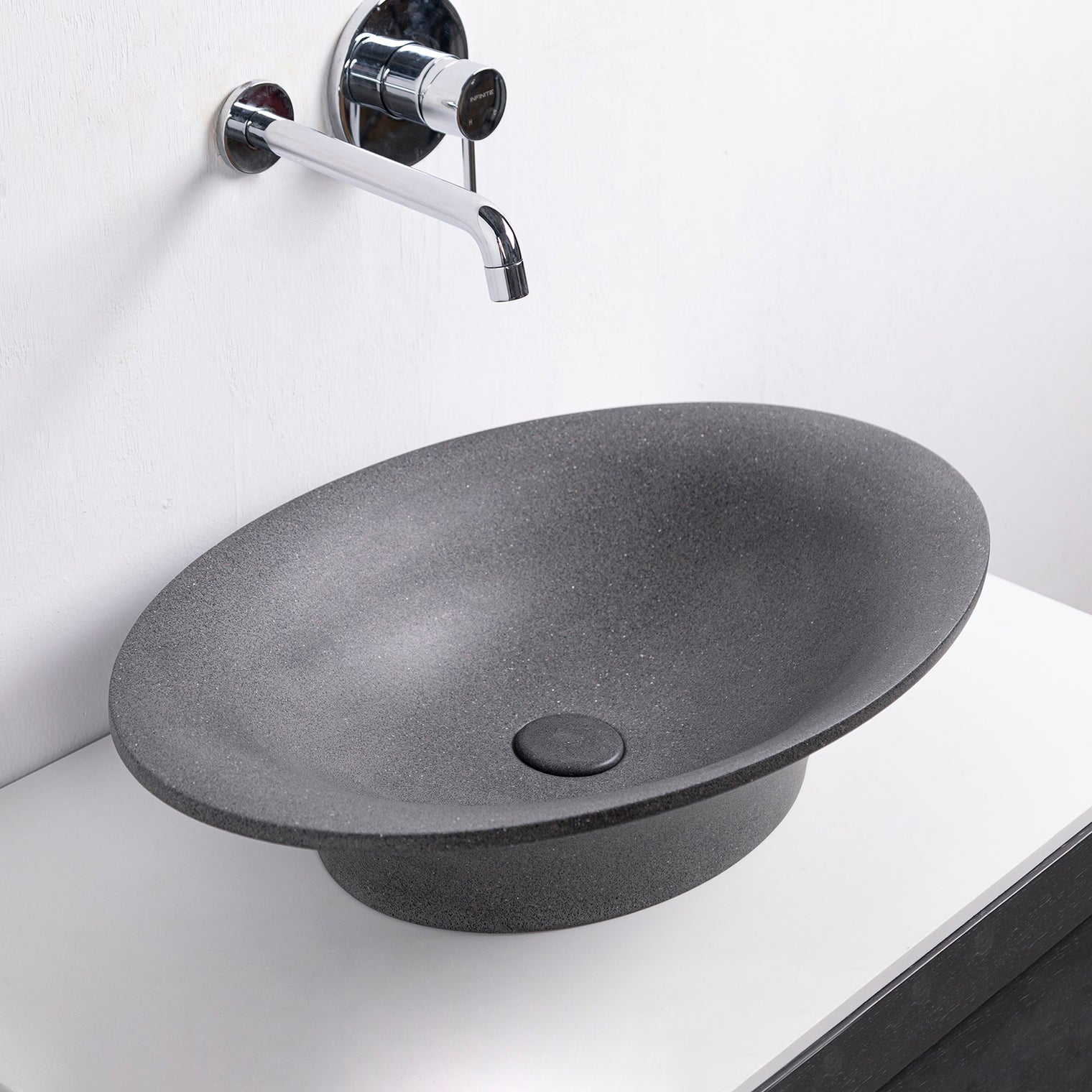 PRATO 60 Designer Round Concrete Overcounter Washbasin PRATO系列60CM圓型水泥設計師檯上式臉盆採用特別溢水設計