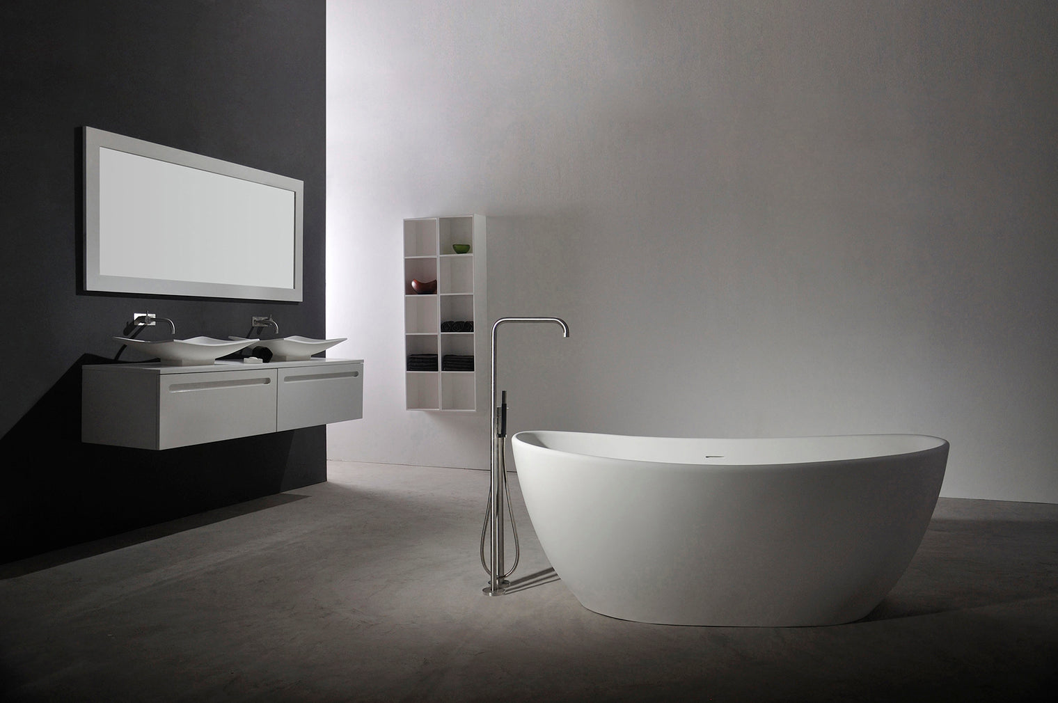 Erba 169 Freestanding Solid Surfaces Egg Bathtub Erba系列1米6蛋型人造石獨立式大浴缸採用特別溢水設計