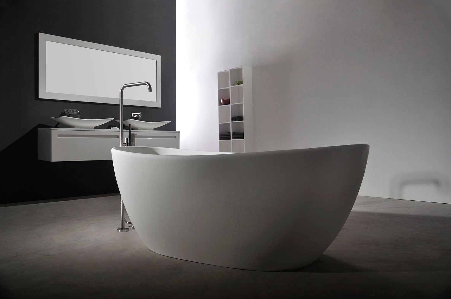 Erba 169 Freestanding Solid Surfaces Egg Bathtub Erba系列1米6蛋型人造石獨立式大浴缸採用特別溢水設計s